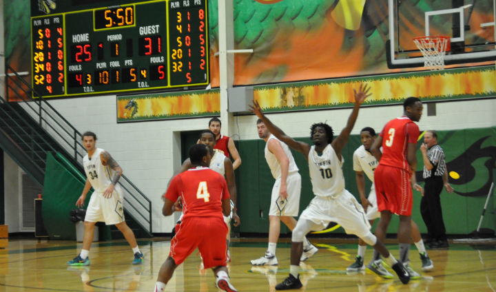 Ferris State Comeback Falls Short In Wild Finish Against Tiffin