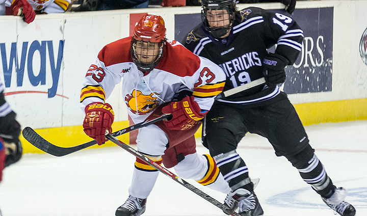 #3 Minnesota State Wraps Up Weekend With Triumph Over FSU In WCHA Play