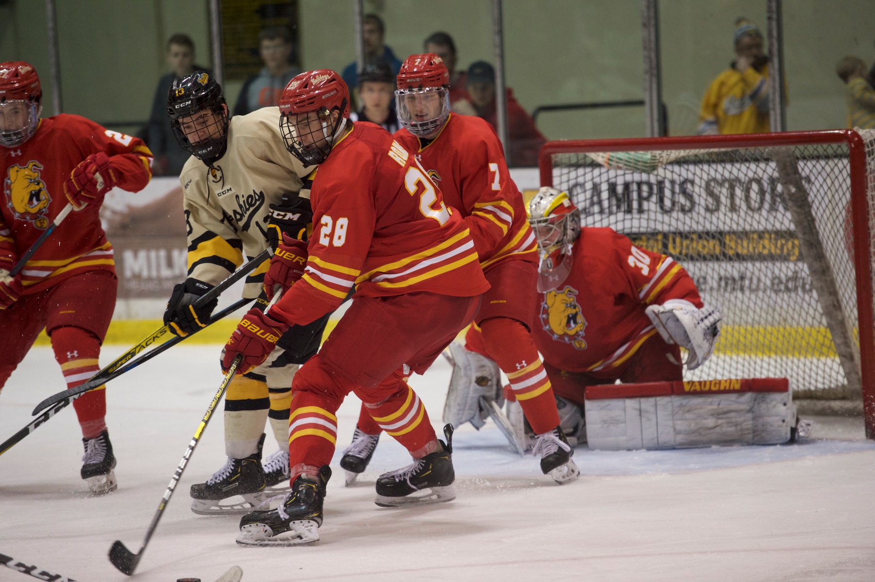 Salmenkangas Stifles Huskies, But Bulldogs Fall At Michigan Tech