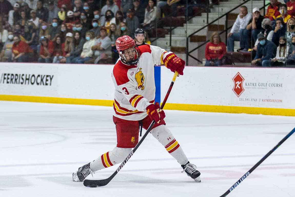 #1 Mavericks Take Weekend Series Over Ferris State