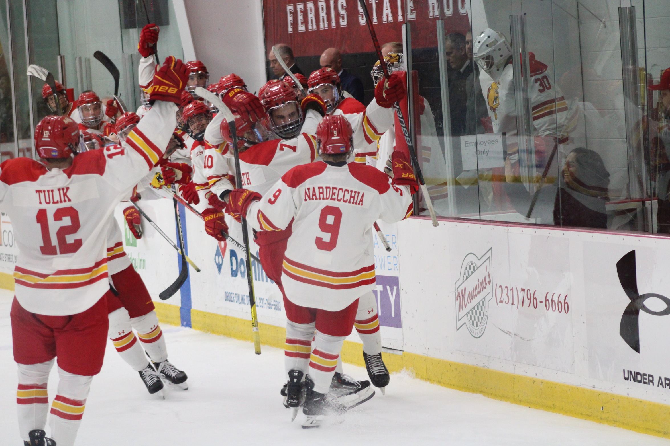 Bulldogs Blow Past Griffins In Series Finale