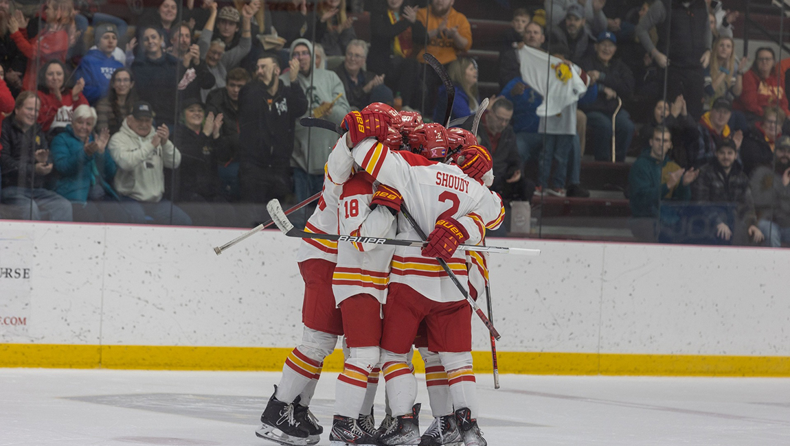 Dawgs Power Past Tommies For Win Headed Into the Break