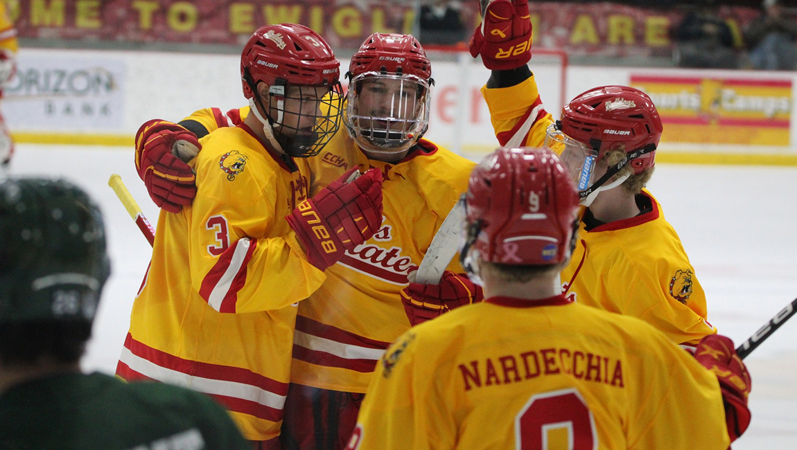 Dawgs Erupt For Win Over Mercyhurst In Exhibiton