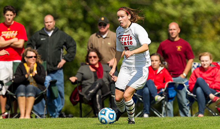 Ferris State Drops 2015 Season Opener In Battle Of Bulldogs Against Truman State