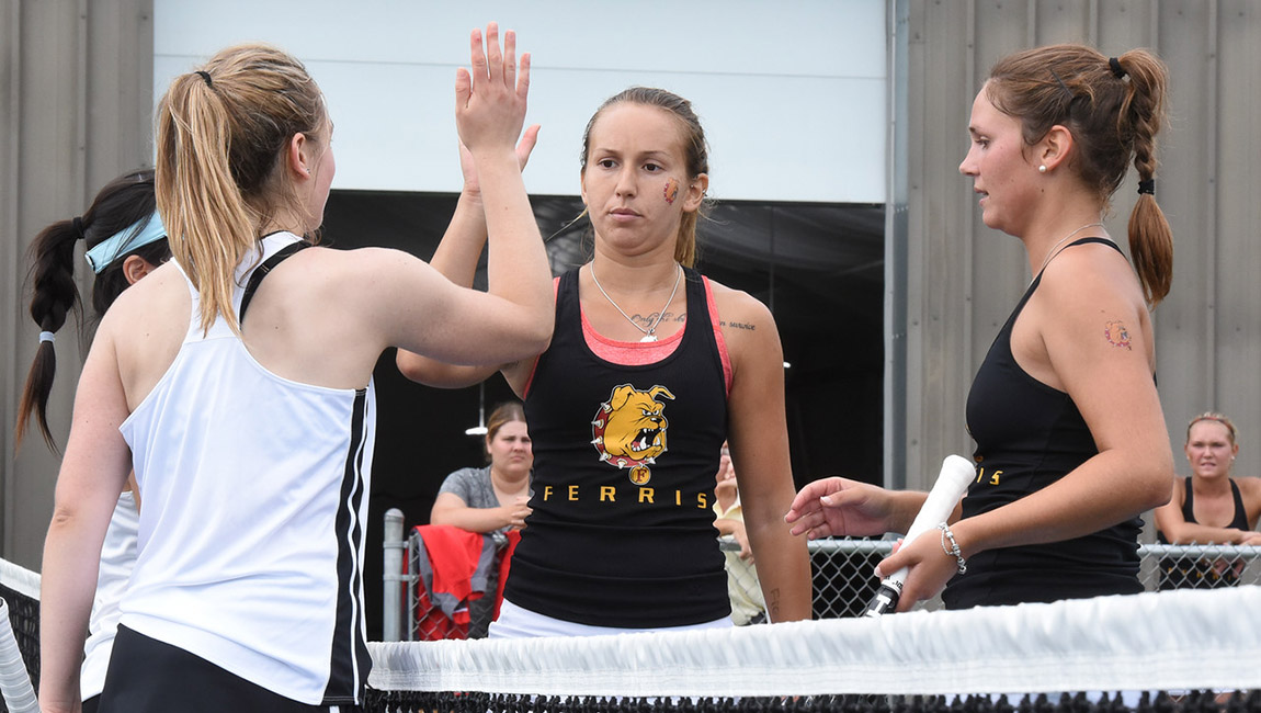 Women's Tennis Rolls Past Visiting Ashland In Saturday Sweep