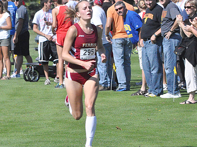 FSU's Tina Muir captured the win in the collegiate women's 5K race (Photo by Rob Bentley)